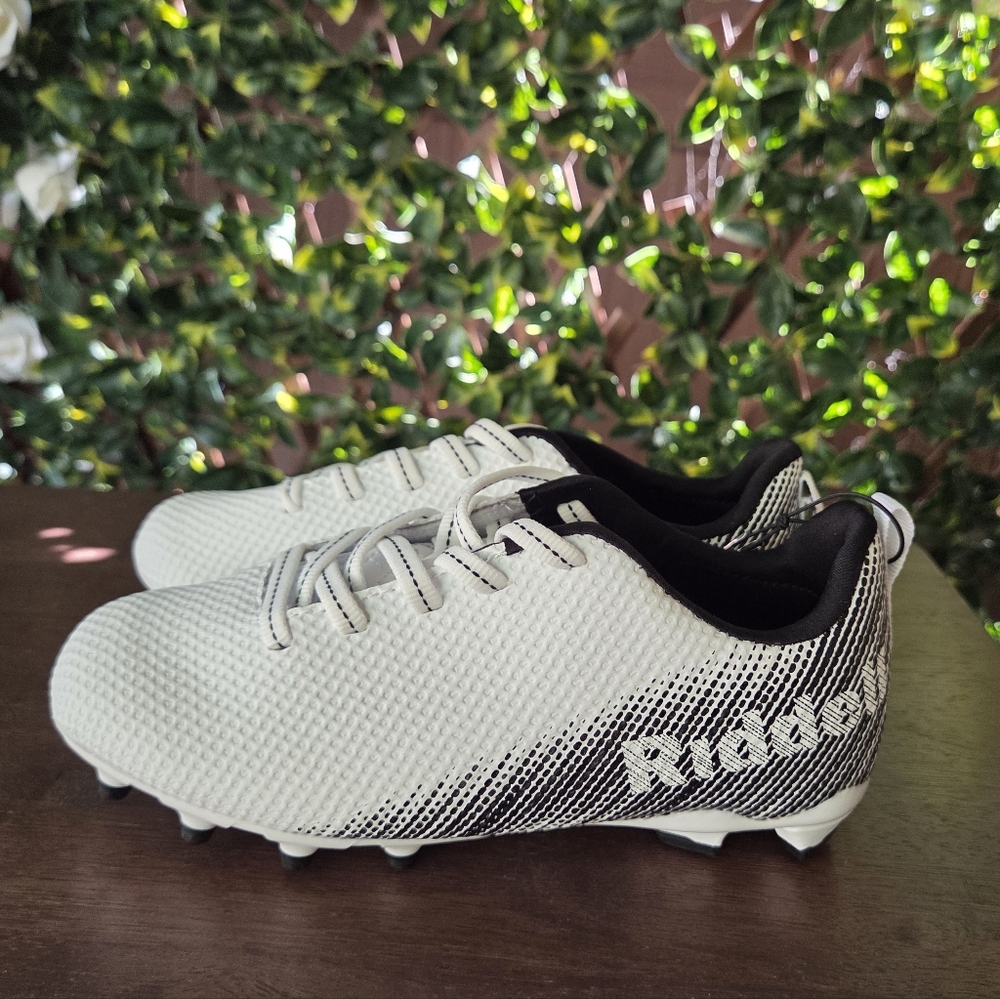 Riddell Youth Endzone Low Football Cleats Little Boys Size 1.5 White Black NWOB